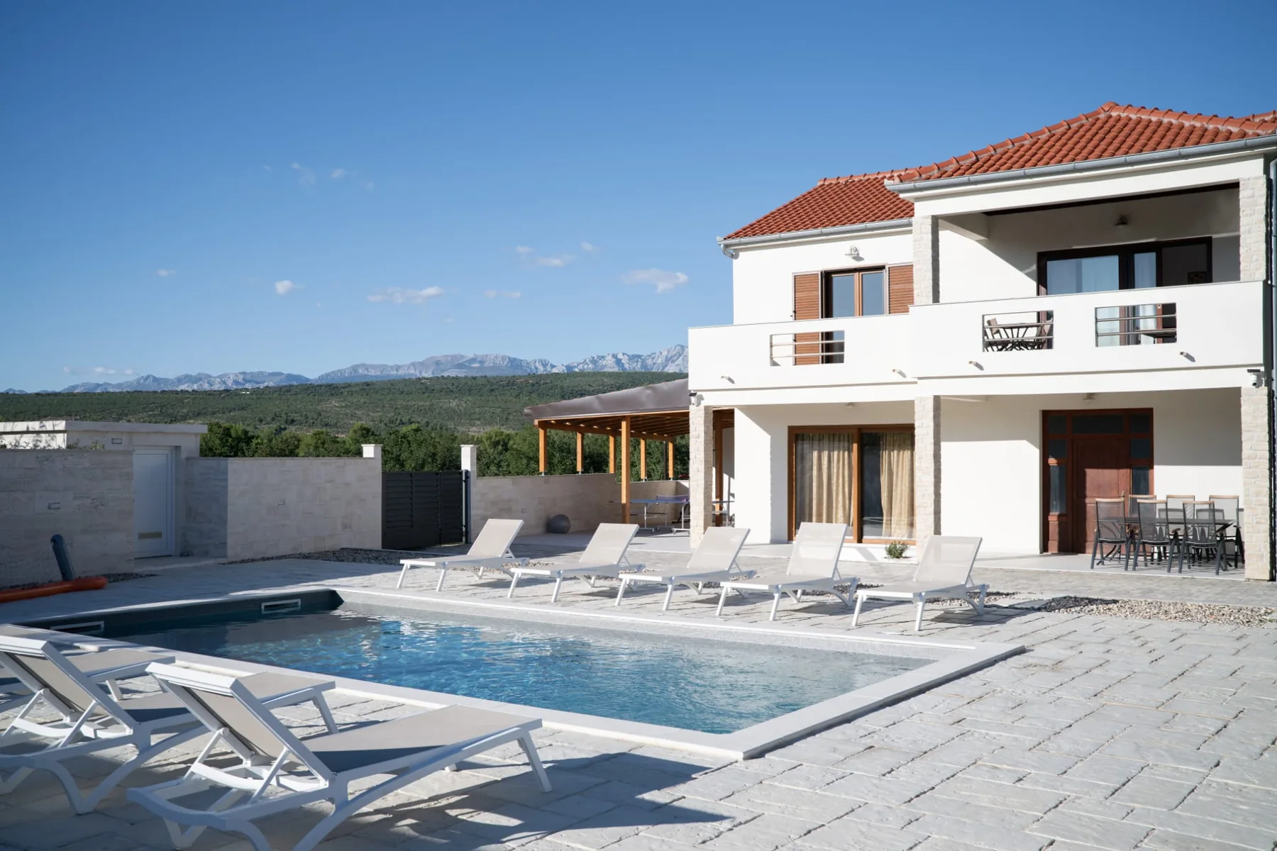 Villa Zen Garden s grijanim bazenom u Posedarju
